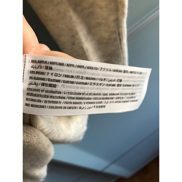 Abercrombie Cream Off Shoulder Sweater - Picture 7 of 7